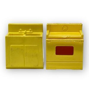 Fisher Price Little People Play Family Yellow Kitchen Sink & Stove Vintage 1970